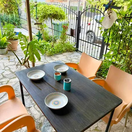 Daire In Desi's House *